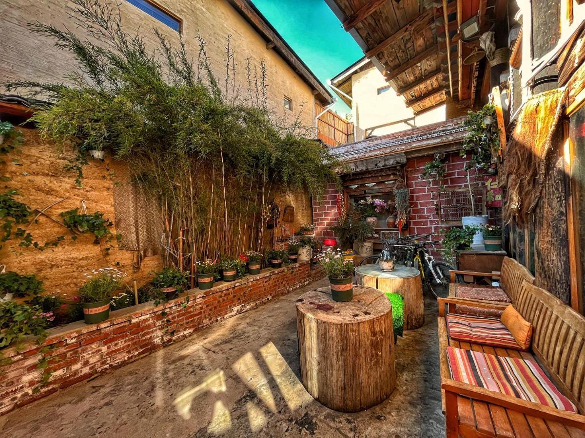 Tavern Hostel仁和客栈 Shangri-La Dış mekan fotoğraf