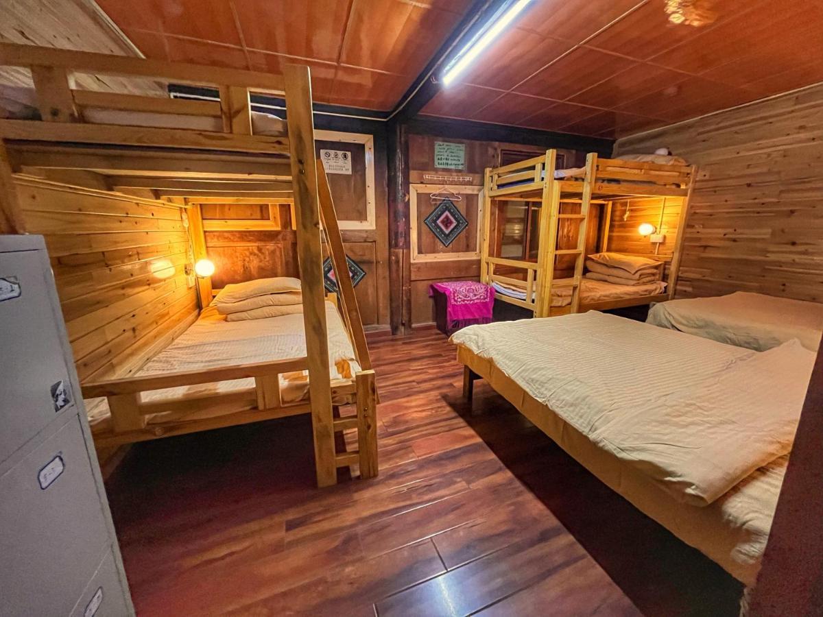 Tavern Hostel仁和客栈 Shangri-La Dış mekan fotoğraf