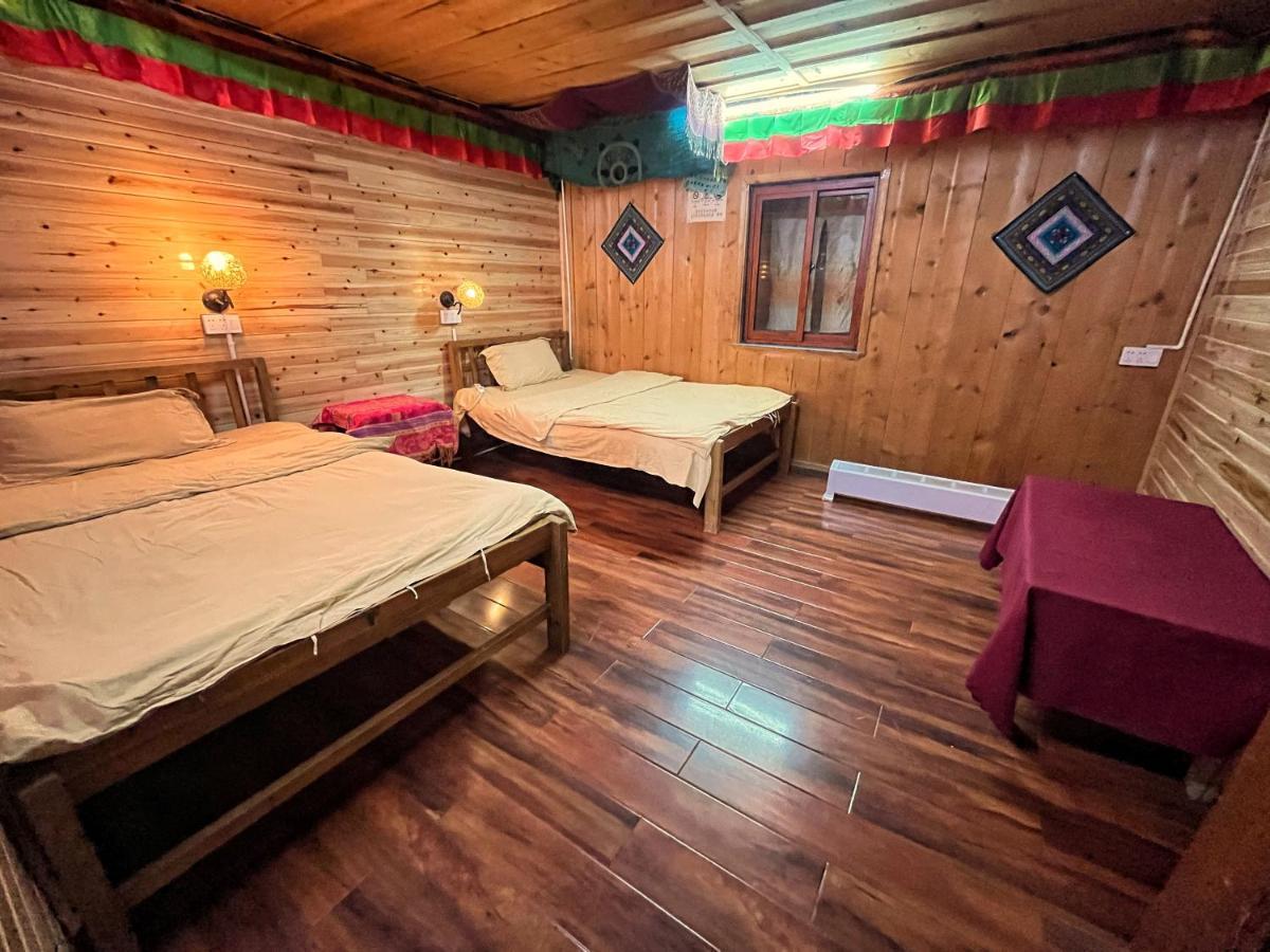 Tavern Hostel仁和客栈 Shangri-La Dış mekan fotoğraf