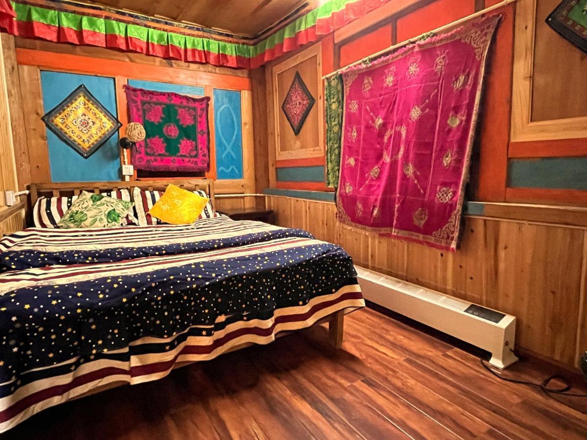 Tavern Hostel仁和客栈 Shangri-La Dış mekan fotoğraf